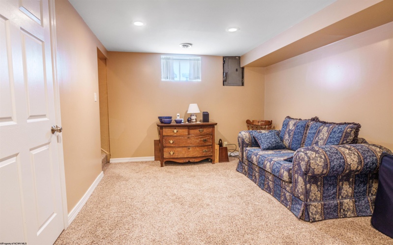 208 Savannah Street, Westover, West Virginia 26501, 3 Bedrooms Bedrooms, 8 Rooms Rooms,2 BathroomsBathrooms,Single Family Detached,For Sale,Savannah,10160371