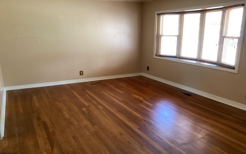 208 Savannah Street, Westover, West Virginia 26501, 3 Bedrooms Bedrooms, 8 Rooms Rooms,2 BathroomsBathrooms,Single Family Detached,For Sale,Savannah,10160371