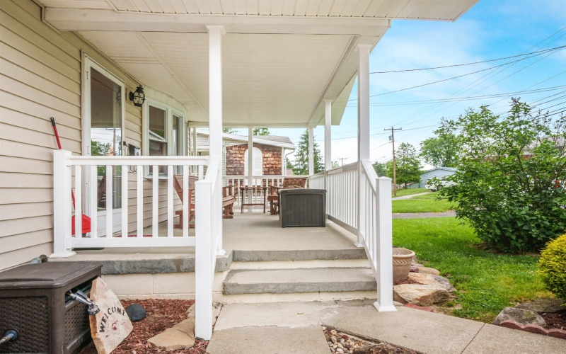 208 Savannah Street, Westover, West Virginia 26501, 3 Bedrooms Bedrooms, 8 Rooms Rooms,2 BathroomsBathrooms,Single Family Detached,For Sale,Savannah,10160371