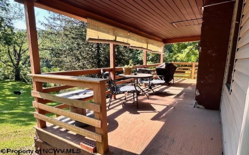 2349 Locust Avenue, Fairmont, West Virginia 26554, 2 Bedrooms Bedrooms, 4 Rooms Rooms,1 BathroomBathrooms,Single Family Detached,For Sale,Locust,10160378