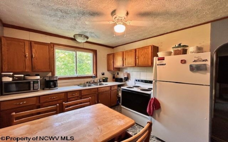 2349 Locust Avenue, Fairmont, West Virginia 26554, 2 Bedrooms Bedrooms, 4 Rooms Rooms,1 BathroomBathrooms,Single Family Detached,For Sale,Locust,10160378