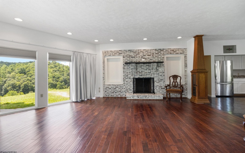 100 Graceland Road, Roanoke, West Virginia 26447, 3 Bedrooms Bedrooms, 8 Rooms Rooms,3 BathroomsBathrooms,Single Family Detached,For Sale,Graceland,10160385