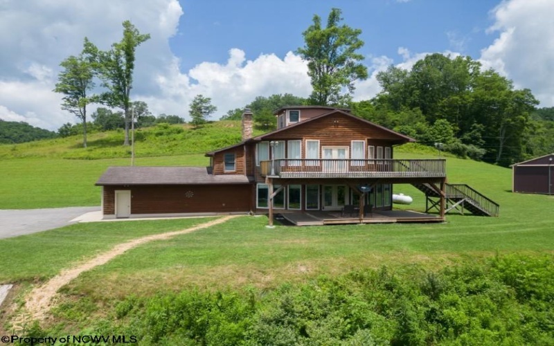 100 Graceland Road, Roanoke, West Virginia 26447, 3 Bedrooms Bedrooms, 8 Rooms Rooms,3 BathroomsBathrooms,Single Family Detached,For Sale,Graceland,10160385