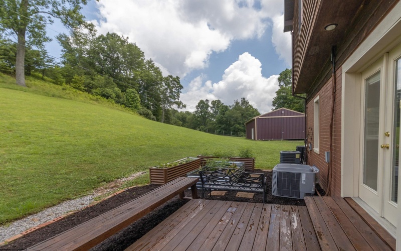 100 Graceland Road, Roanoke, West Virginia 26447, 3 Bedrooms Bedrooms, 8 Rooms Rooms,3 BathroomsBathrooms,Single Family Detached,For Sale,Graceland,10160385