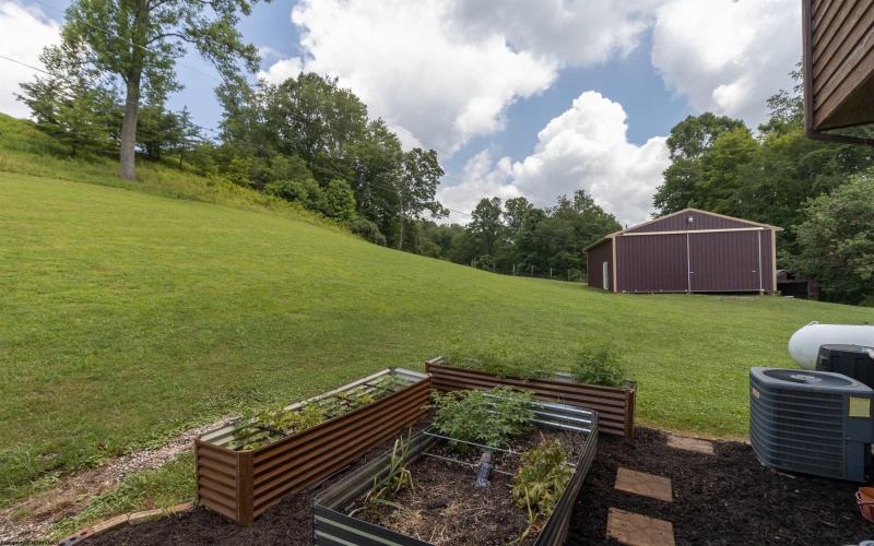 100 Graceland Road, Roanoke, West Virginia 26447, 3 Bedrooms Bedrooms, 8 Rooms Rooms,3 BathroomsBathrooms,Single Family Detached,For Sale,Graceland,10160385