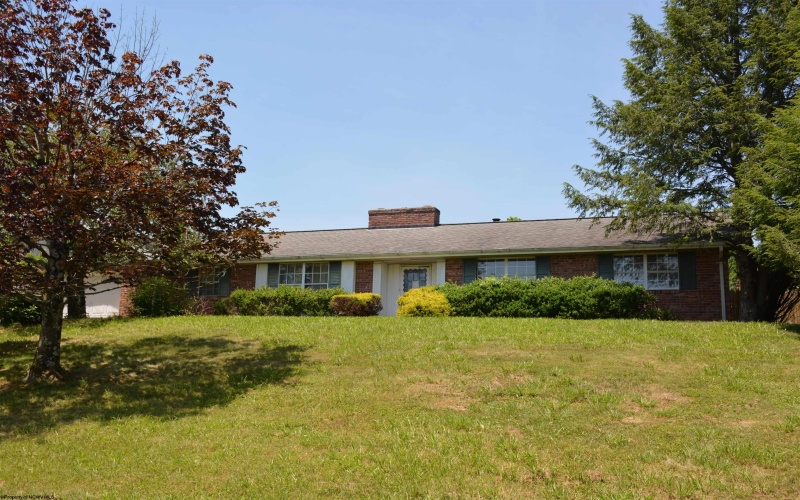 129 Vista Drive, Bridgeport, West Virginia 26330, 3 Bedrooms Bedrooms, 7 Rooms Rooms,2 BathroomsBathrooms,Single Family Detached,For Sale,Vista,10160390