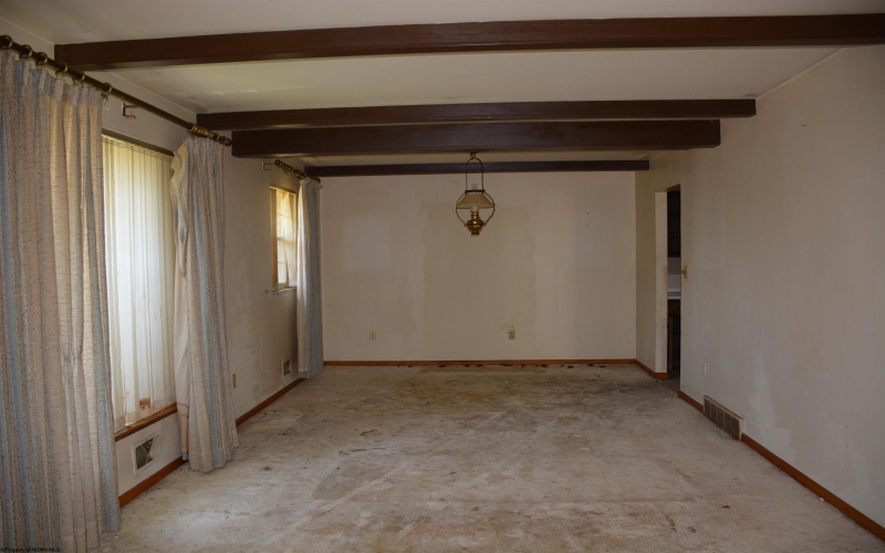 129 Vista Drive, Bridgeport, West Virginia 26330, 3 Bedrooms Bedrooms, 7 Rooms Rooms,2 BathroomsBathrooms,Single Family Detached,For Sale,Vista,10160390