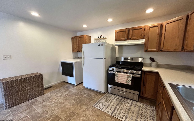 3392 Earl l Core Road, Morgantown, West Virginia 26508, 2 Bedrooms Bedrooms, 5 Rooms Rooms,1 BathroomBathrooms,Single Family Detached,For Sale,Earl l Core,10160405