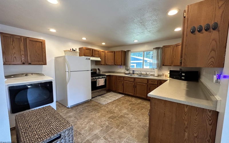 3392 Earl l Core Road, Morgantown, West Virginia 26508, 2 Bedrooms Bedrooms, 5 Rooms Rooms,1 BathroomBathrooms,Single Family Detached,For Sale,Earl l Core,10160405