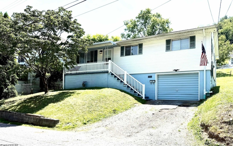 1615 Fairmont Avenue, Clarksburg, West Virginia 26301, 3 Bedrooms Bedrooms, 5 Rooms Rooms,1 BathroomBathrooms,Single Family Detached,For Sale,Fairmont,10160393