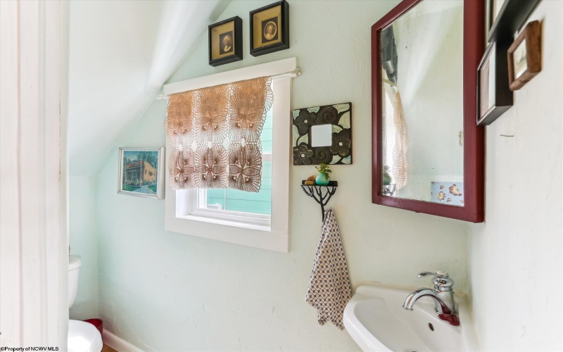 627 Henry Avenue, Davis, West Virginia 26260, 3 Bedrooms Bedrooms, 7 Rooms Rooms,1 BathroomBathrooms,Single Family Detached,For Sale,Henry,10160404