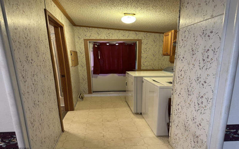 17 Factory Street, Buckhannon, West Virginia 26201, 3 Bedrooms Bedrooms, 6 Rooms Rooms,1 BathroomBathrooms,Single Family Detached,For Sale,Factory,10158602
