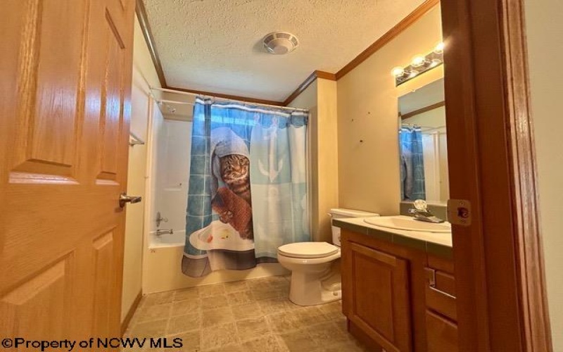105 Valley View Lane, Fairmont, West Virginia 26554, 3 Bedrooms Bedrooms, 8 Rooms Rooms,2 BathroomsBathrooms,Single Family Detached,For Sale,Valley View,10160398