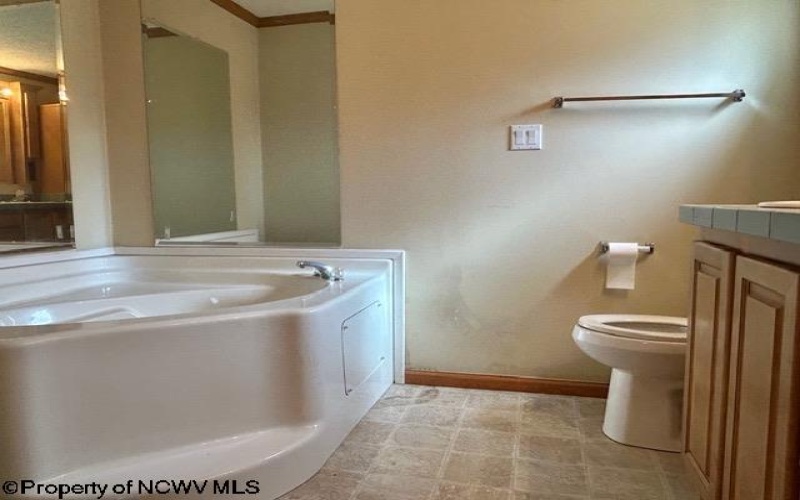 105 Valley View Lane, Fairmont, West Virginia 26554, 3 Bedrooms Bedrooms, 8 Rooms Rooms,2 BathroomsBathrooms,Single Family Detached,For Sale,Valley View,10160398