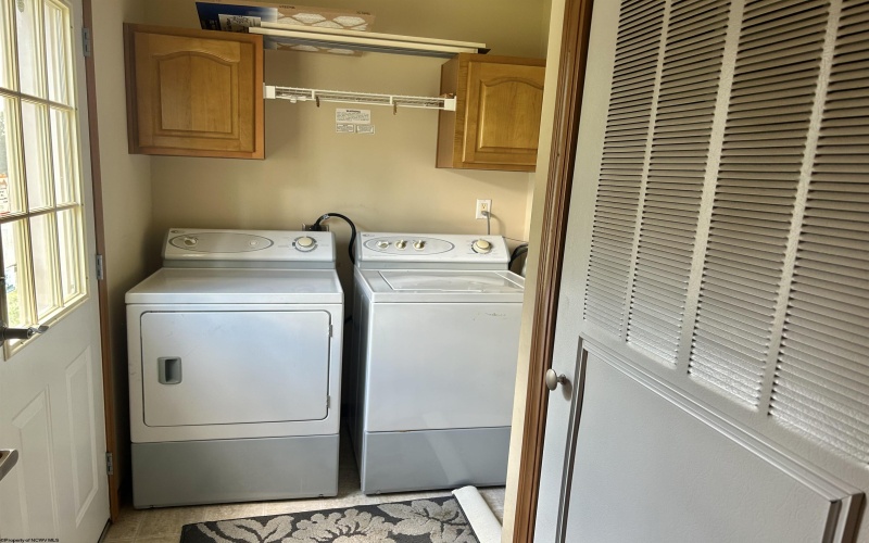 105 Valley View Lane, Fairmont, West Virginia 26554, 3 Bedrooms Bedrooms, 8 Rooms Rooms,2 BathroomsBathrooms,Single Family Detached,For Sale,Valley View,10160398
