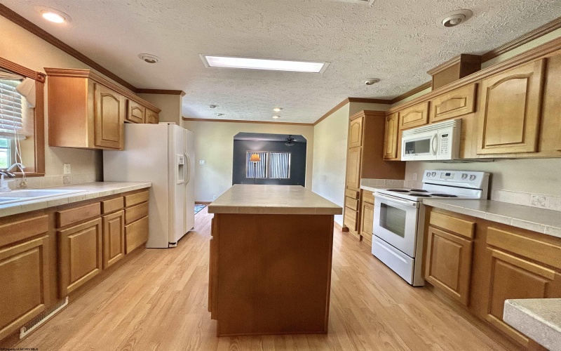105 Valley View Lane, Fairmont, West Virginia 26554, 3 Bedrooms Bedrooms, 8 Rooms Rooms,2 BathroomsBathrooms,Single Family Detached,For Sale,Valley View,10160398