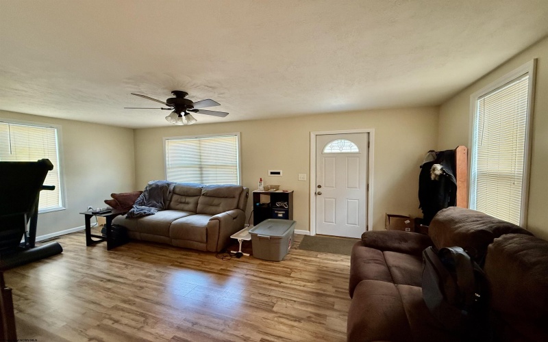 1101 15th Street, Clarksburg, West Virginia 26301, 2 Bedrooms Bedrooms, 4 Rooms Rooms,1 BathroomBathrooms,Single Family Detached,For Sale,15th,10160397