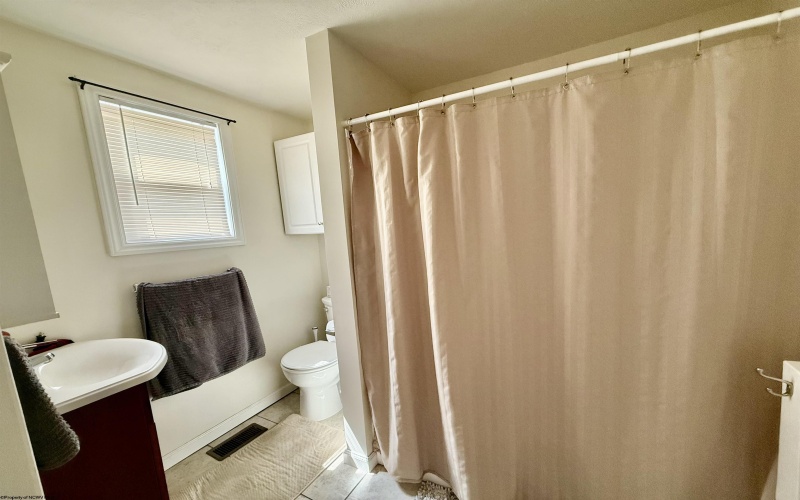 1101 15th Street, Clarksburg, West Virginia 26301, 2 Bedrooms Bedrooms, 4 Rooms Rooms,1 BathroomBathrooms,Single Family Detached,For Sale,15th,10160397