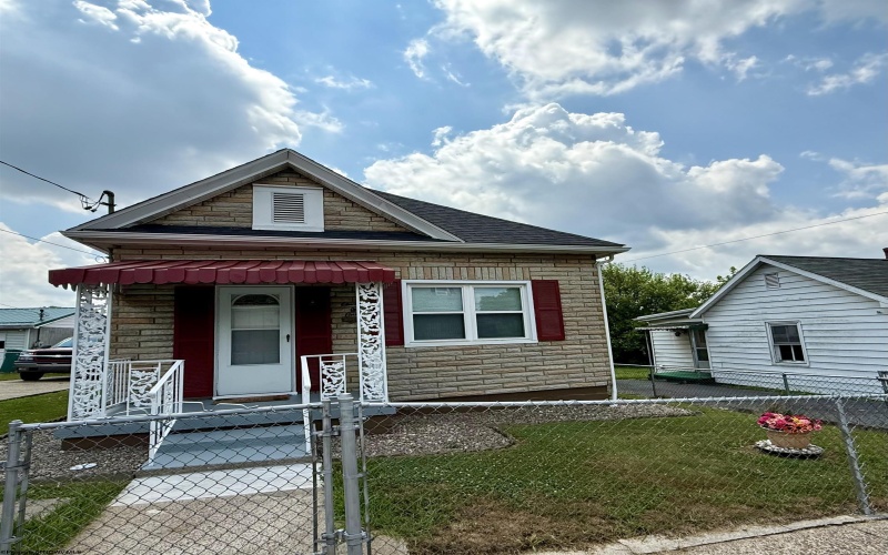 1101 15th Street, Clarksburg, West Virginia 26301, 2 Bedrooms Bedrooms, 4 Rooms Rooms,1 BathroomBathrooms,Single Family Detached,For Sale,15th,10160397