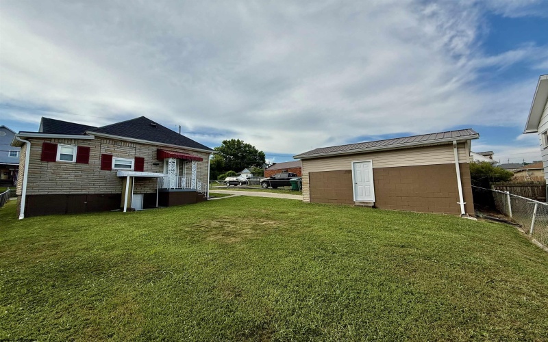 1101 15th Street, Clarksburg, West Virginia 26301, 2 Bedrooms Bedrooms, 4 Rooms Rooms,1 BathroomBathrooms,Single Family Detached,For Sale,15th,10160397