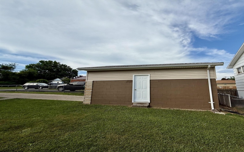 1101 15th Street, Clarksburg, West Virginia 26301, 2 Bedrooms Bedrooms, 4 Rooms Rooms,1 BathroomBathrooms,Single Family Detached,For Sale,15th,10160397