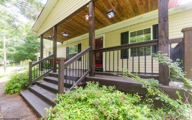 48 Edencourt Lane, Fairmont, West Virginia 26554, 2 Bedrooms Bedrooms, 6 Rooms Rooms,2 BathroomsBathrooms,Single Family Detached,For Sale,Edencourt,10160400