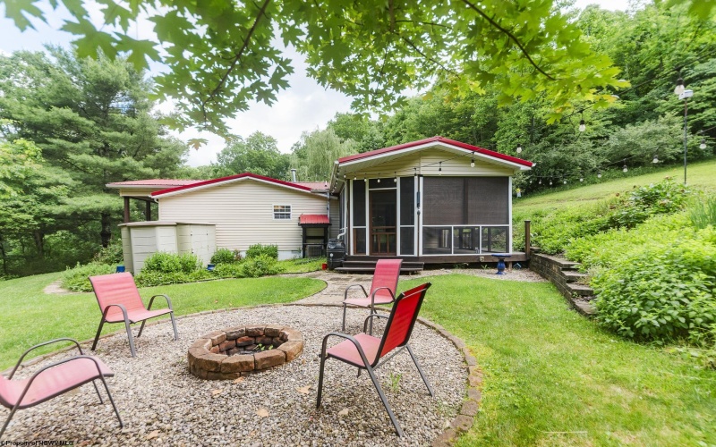 48 Edencourt Lane, Fairmont, West Virginia 26554, 2 Bedrooms Bedrooms, 6 Rooms Rooms,2 BathroomsBathrooms,Single Family Detached,For Sale,Edencourt,10160400