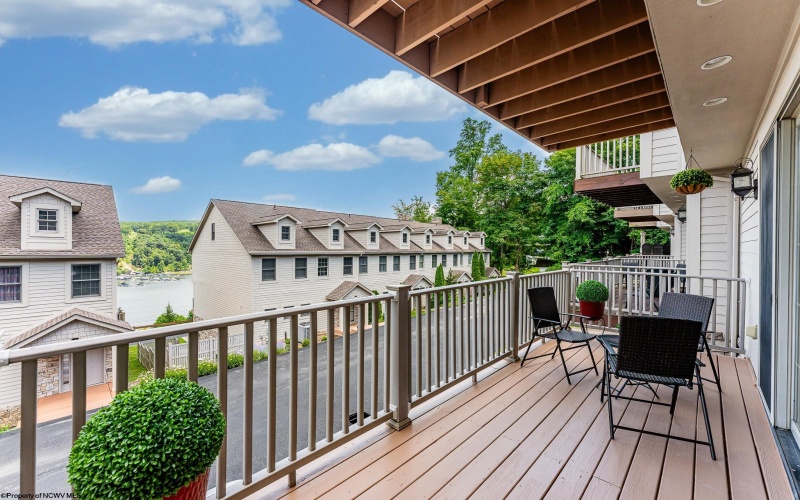14 Waterside Drive, Morgantown, West Virginia 26508, 3 Bedrooms Bedrooms, 8 Rooms Rooms,3 BathroomsBathrooms,Single Family Attached,For Sale,Waterside,10160410