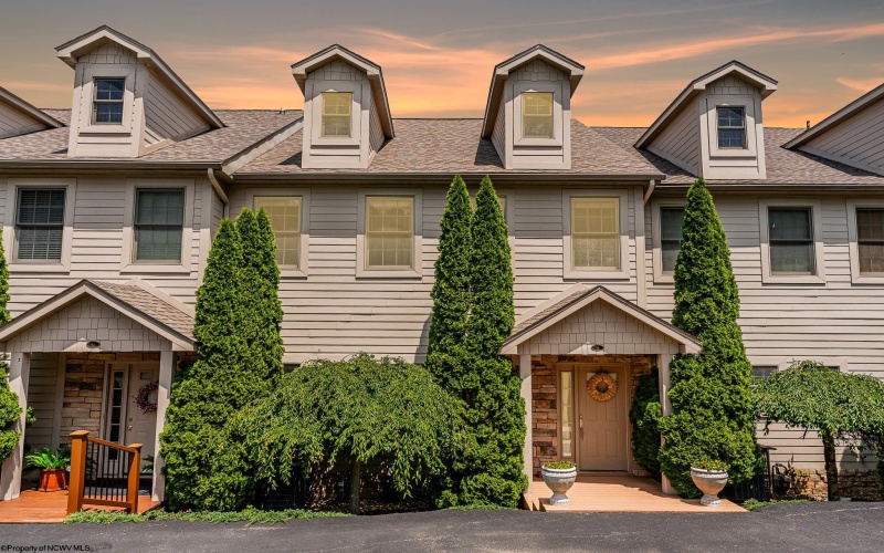 14 Waterside Drive, Morgantown, West Virginia 26508, 3 Bedrooms Bedrooms, 8 Rooms Rooms,3 BathroomsBathrooms,Single Family Attached,For Sale,Waterside,10160410