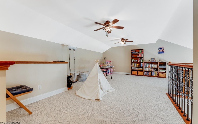 14 Waterside Drive, Morgantown, West Virginia 26508, 3 Bedrooms Bedrooms, 8 Rooms Rooms,3 BathroomsBathrooms,Single Family Attached,For Sale,Waterside,10160410