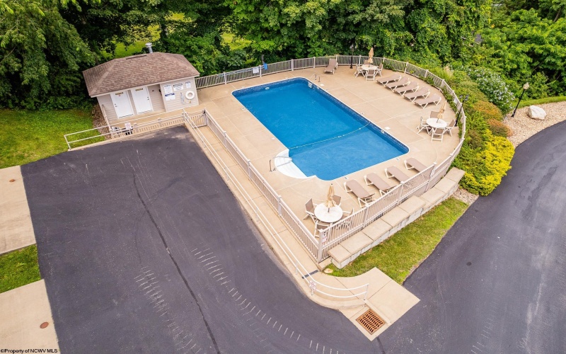 14 Waterside Drive, Morgantown, West Virginia 26508, 3 Bedrooms Bedrooms, 8 Rooms Rooms,3 BathroomsBathrooms,Single Family Attached,For Sale,Waterside,10160410