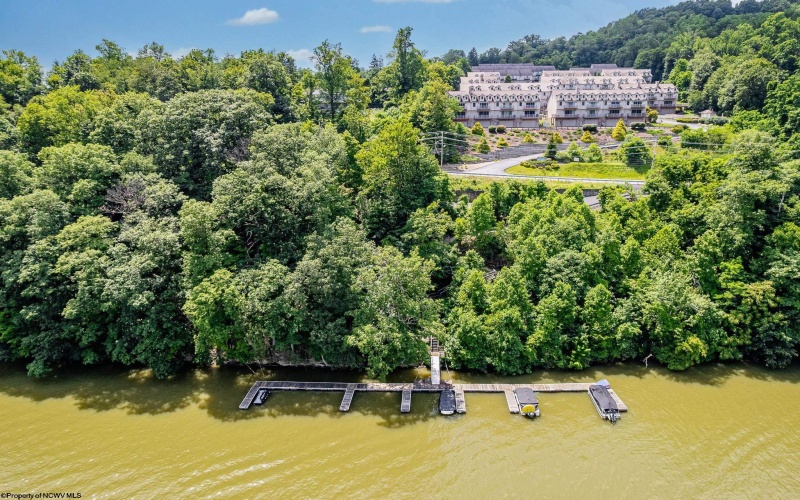 14 Waterside Drive, Morgantown, West Virginia 26508, 3 Bedrooms Bedrooms, 8 Rooms Rooms,3 BathroomsBathrooms,Single Family Attached,For Sale,Waterside,10160410