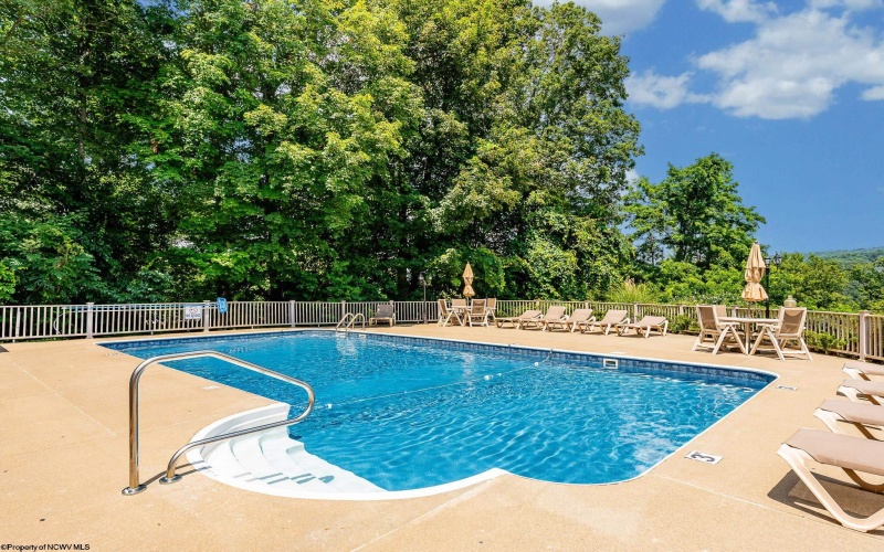 14 Waterside Drive, Morgantown, West Virginia 26508, 3 Bedrooms Bedrooms, 8 Rooms Rooms,3 BathroomsBathrooms,Single Family Attached,For Sale,Waterside,10160410