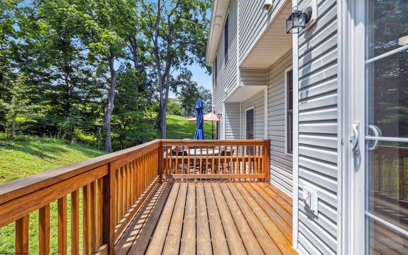8 Misty Lane, Fairmont, West Virginia 26554-5802, 3 Bedrooms Bedrooms, 7 Rooms Rooms,2 BathroomsBathrooms,Single Family Attached,For Sale,Misty,10160415