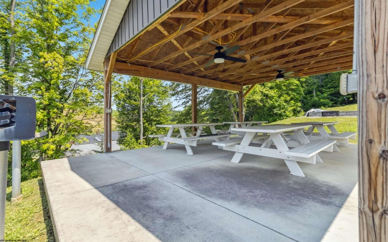 8 Misty Lane, Fairmont, West Virginia 26554-5802, 3 Bedrooms Bedrooms, 7 Rooms Rooms,2 BathroomsBathrooms,Single Family Attached,For Sale,Misty,10160415