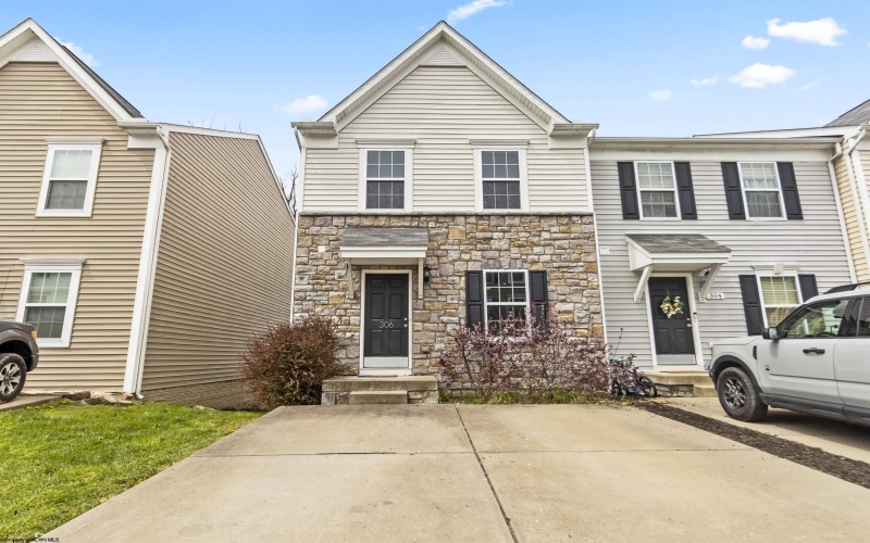 306 Turquoise Lane, Morgantown, West Virginia 26508, 3 Bedrooms Bedrooms, 4 Rooms Rooms,2 BathroomsBathrooms,Single Family Attached,For Sale,Turquoise,10160417