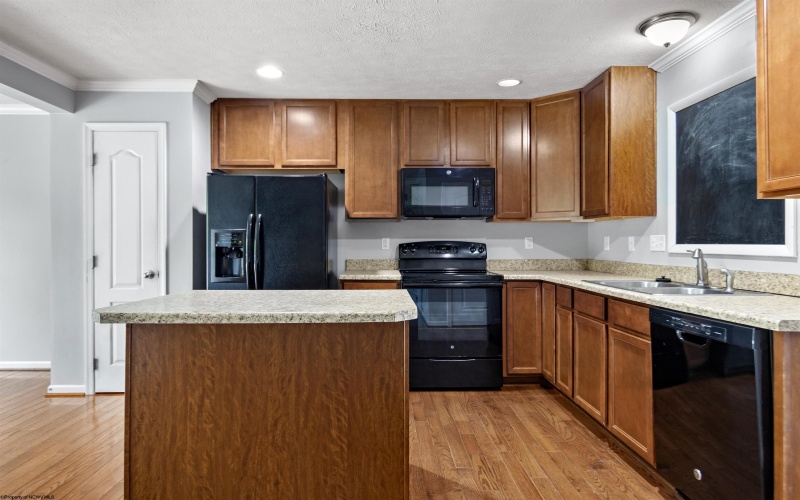 306 Turquoise Lane, Morgantown, West Virginia 26508, 3 Bedrooms Bedrooms, 4 Rooms Rooms,2 BathroomsBathrooms,Single Family Attached,For Sale,Turquoise,10160417