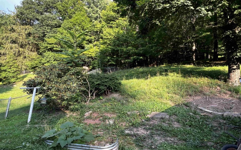 81 Wilson Addition, Salem, West Virginia 26426-1025, 2 Bedrooms Bedrooms, 7 Rooms Rooms,1 BathroomBathrooms,Single Family Detached,For Sale,Wilson,10160426