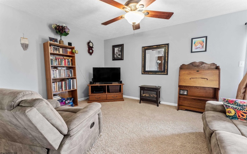 4 Weaver Town Homes, Morgantown, West Virginia 26501, 3 Bedrooms Bedrooms, 6 Rooms Rooms,2 BathroomsBathrooms,Single Family Detached,For Sale,Weaver,10160424