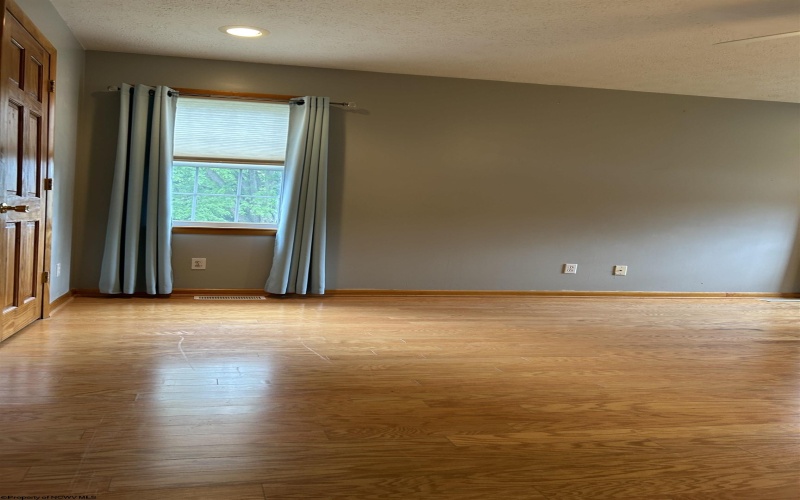 537 Canyon Road, Morgantown, West Virginia 26508, 4 Bedrooms Bedrooms, 9 Rooms Rooms,3 BathroomsBathrooms,Single Family Detached,For Sale,Canyon,10160427
