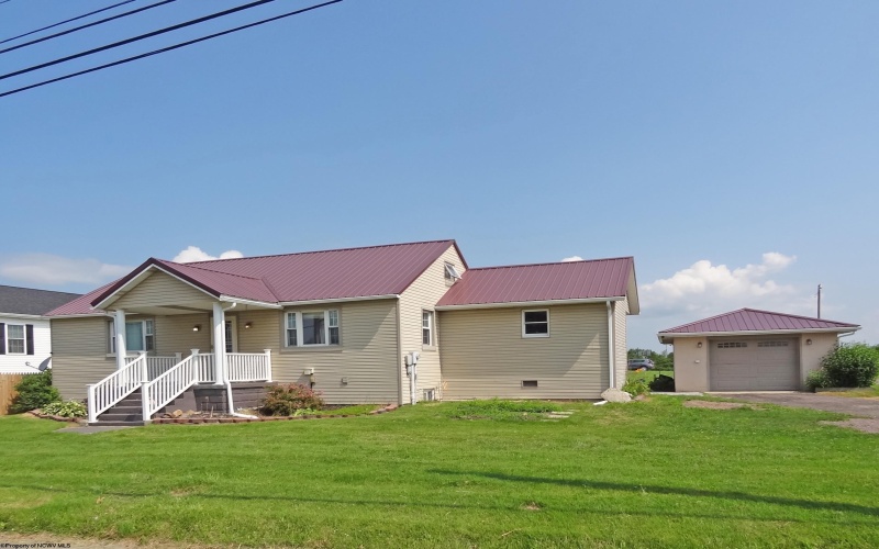 208 Main Street, Bruceton Mills, West Virginia 26525, 3 Bedrooms Bedrooms, 8 Rooms Rooms,1 BathroomBathrooms,Single Family Detached,For Sale,Main,10160423