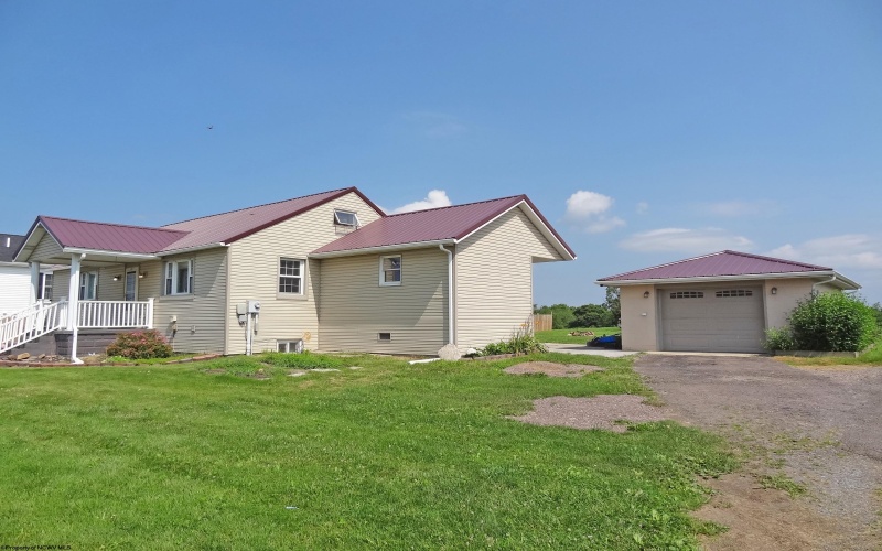 208 Main Street, Bruceton Mills, West Virginia 26525, 3 Bedrooms Bedrooms, 8 Rooms Rooms,1 BathroomBathrooms,Single Family Detached,For Sale,Main,10160423