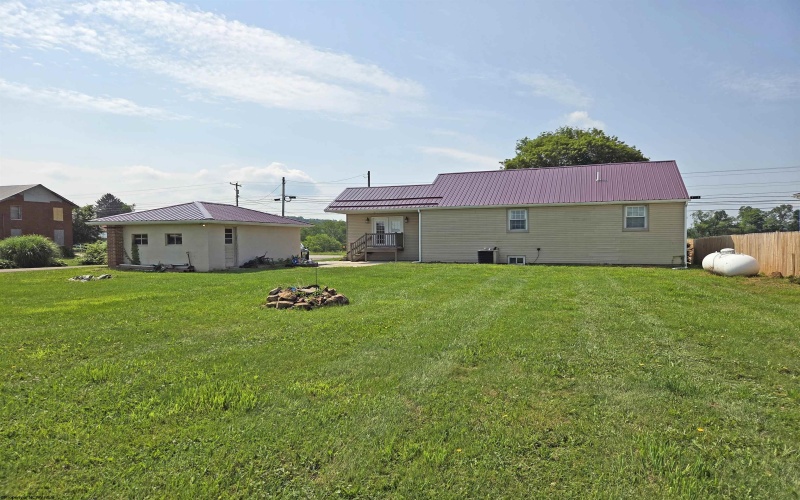 208 Main Street, Bruceton Mills, West Virginia 26525, 3 Bedrooms Bedrooms, 8 Rooms Rooms,1 BathroomBathrooms,Single Family Detached,For Sale,Main,10160423