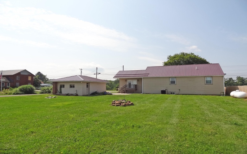 208 Main Street, Bruceton Mills, West Virginia 26525, 3 Bedrooms Bedrooms, 8 Rooms Rooms,1 BathroomBathrooms,Single Family Detached,For Sale,Main,10160423