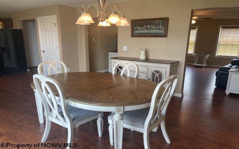 100 Landing Drive, Morgantown, West Virginia 26508-2584, 3 Bedrooms Bedrooms, 6 Rooms Rooms,2 BathroomsBathrooms,Single Family Detached,For Sale,Landing,10160419