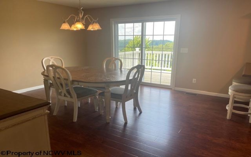 100 Landing Drive, Morgantown, West Virginia 26508-2584, 3 Bedrooms Bedrooms, 6 Rooms Rooms,2 BathroomsBathrooms,Single Family Detached,For Sale,Landing,10160419