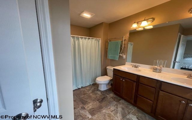 100 Landing Drive, Morgantown, West Virginia 26508-2584, 3 Bedrooms Bedrooms, 6 Rooms Rooms,2 BathroomsBathrooms,Single Family Detached,For Sale,Landing,10160419