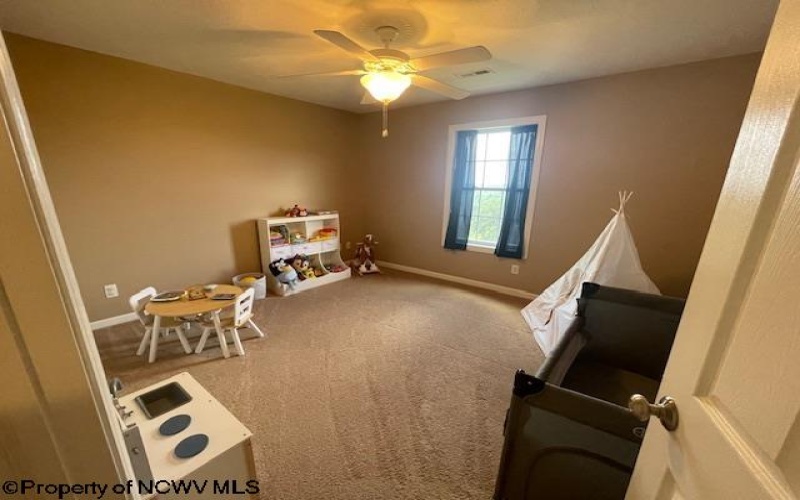 100 Landing Drive, Morgantown, West Virginia 26508-2584, 3 Bedrooms Bedrooms, 6 Rooms Rooms,2 BathroomsBathrooms,Single Family Detached,For Sale,Landing,10160419