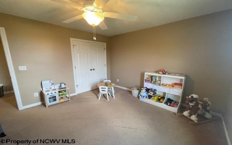 100 Landing Drive, Morgantown, West Virginia 26508-2584, 3 Bedrooms Bedrooms, 6 Rooms Rooms,2 BathroomsBathrooms,Single Family Detached,For Sale,Landing,10160419