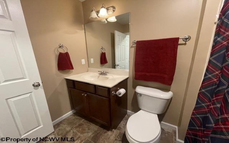 100 Landing Drive, Morgantown, West Virginia 26508-2584, 3 Bedrooms Bedrooms, 6 Rooms Rooms,2 BathroomsBathrooms,Single Family Detached,For Sale,Landing,10160419